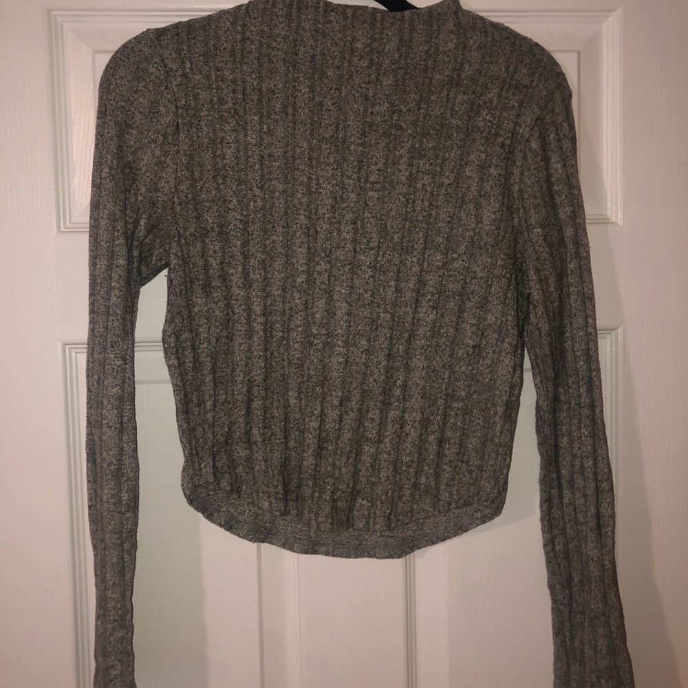 Grey crop sweater